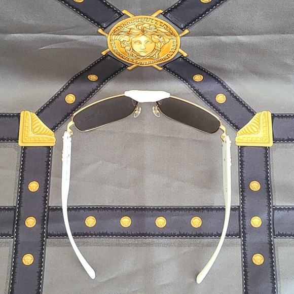 💯% GENUINE VERSACE UNISEX LOGO FRAME SUNGLASSES - Picture 4 of 16